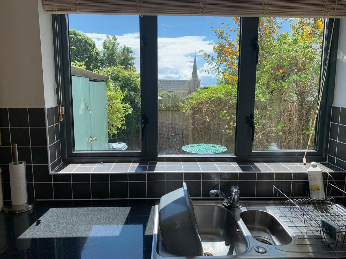 סנט אוסטל Fabulous House Very Near Charlestown Harbour מראה חיצוני תמונה