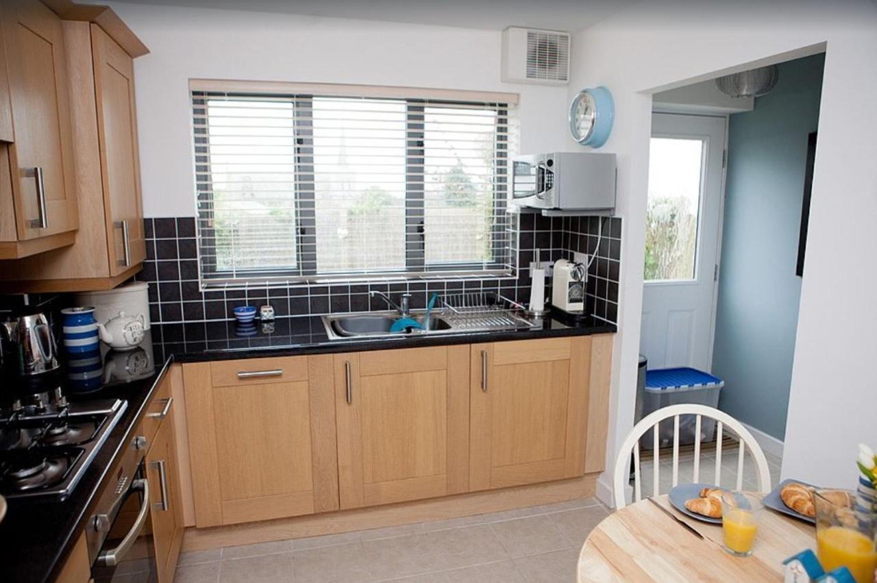 סנט אוסטל Fabulous House Very Near Charlestown Harbour מראה חיצוני תמונה